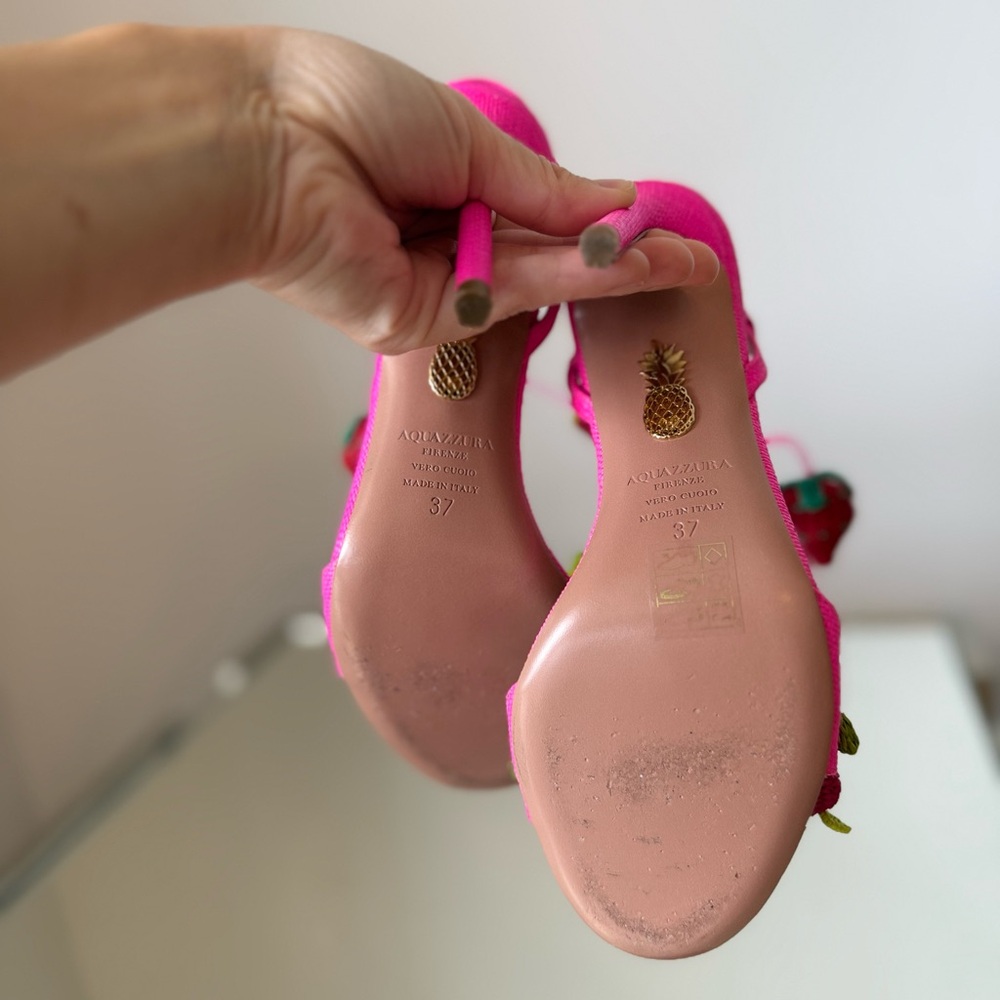 Worn once AQUAZZURA Strawberry Punch embellished raffia sandals 37 - Picture 7 of 14
